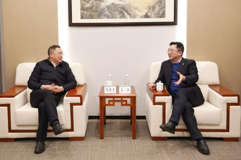 市药监局陈地龙局长莅临重药集团调研指导